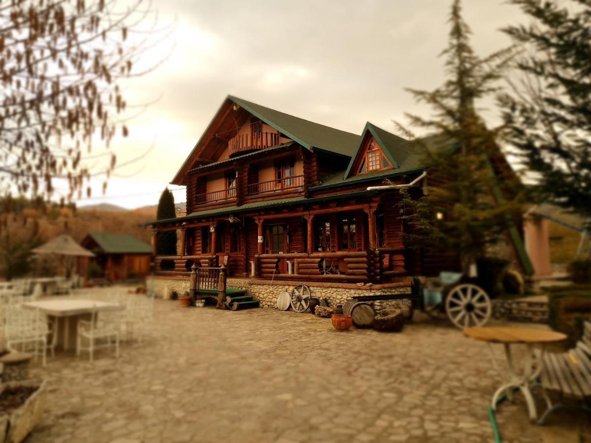 Sofra Kolonjare Agroturizem Hotell Erseke Exteriör bild