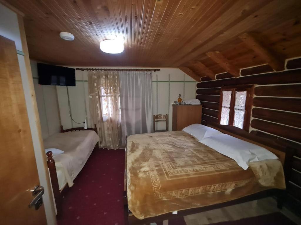 Sofra Kolonjare Agroturizem Hotell Erseke Exteriör bild
