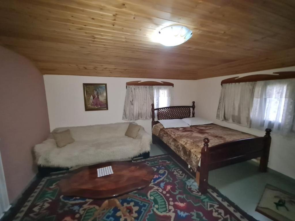Sofra Kolonjare Agroturizem Hotell Erseke Exteriör bild